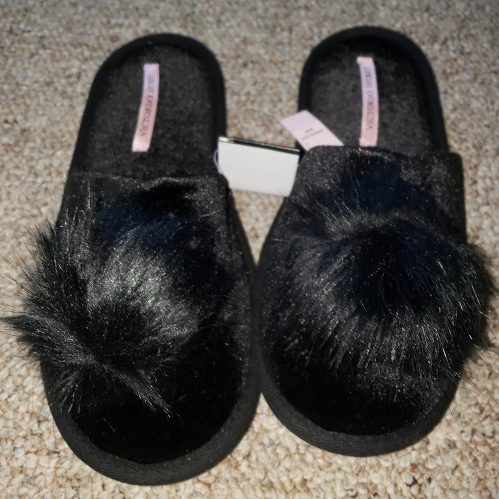 Victoria Secret Black(5-6) slippers size S